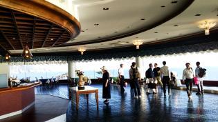 【オーシャンビューのレストラン】
雄大な日本海に面した「男鹿リゾートホテル・きららか」のレストランは、パノラマの視界が広がるオーシャンビュー。