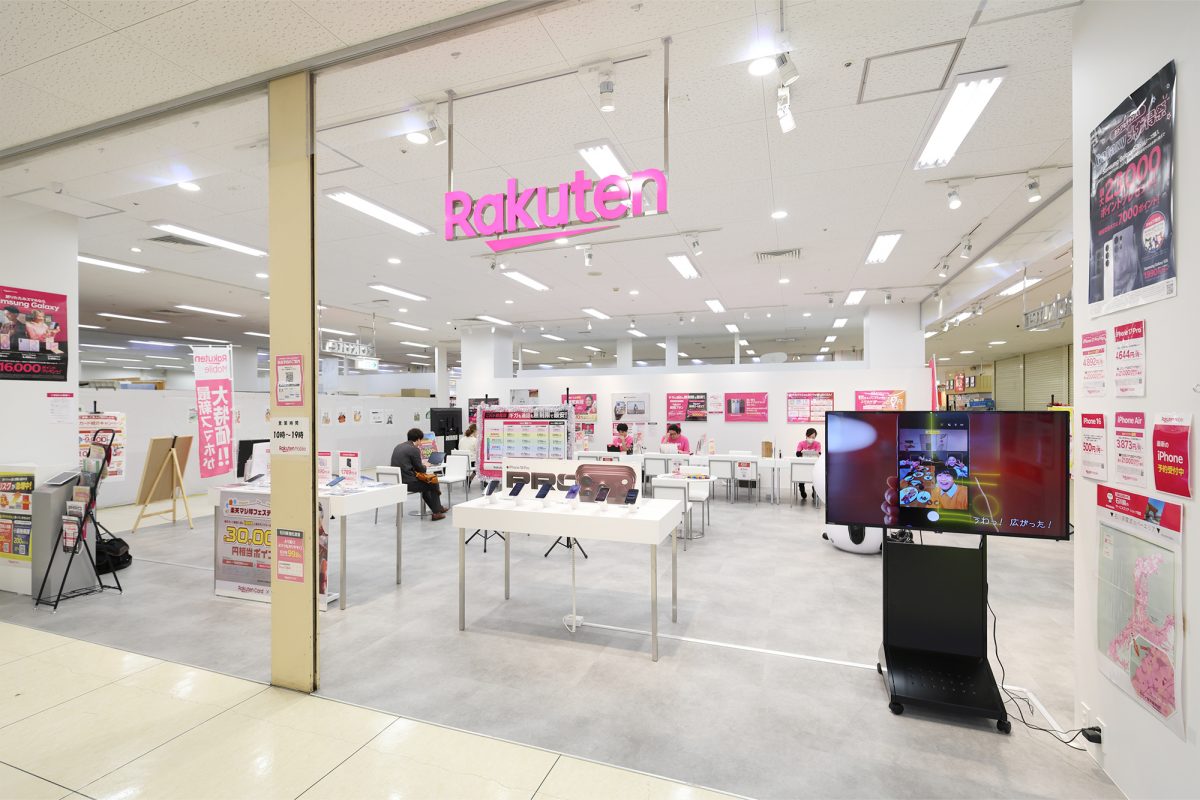 楽天モバイル　イオン金沢店
店内の様子