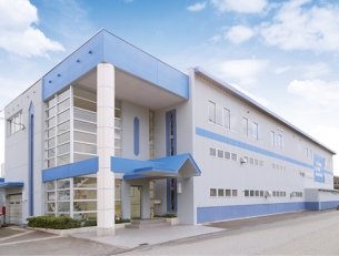 正社員(1)印刷企画営業(2)フォーム印刷オぺレータースタッフ(3)データプリントオペレーター/システムエンジニア(4)工場内作業・配送スタッフ