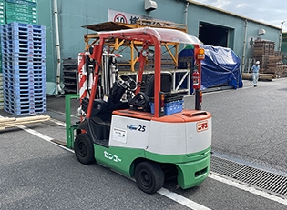 フォークリフトオペレーター