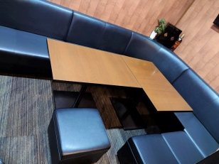 紳士的なお客様が数多く集うお店です♪