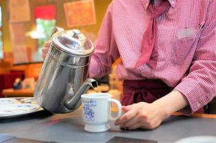 ホール・キッチンスタッフ／珈琲店