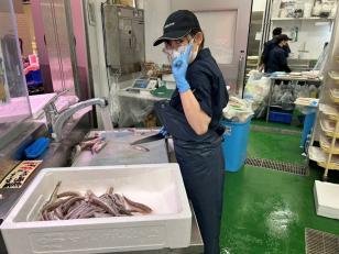 鮮魚・惣菜の加工・販売スタッフ