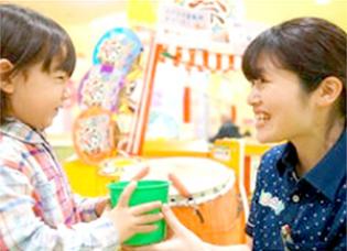 アミューズメント施設の接客スタッフ