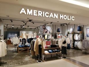 アパレルショップの接客スタッフ
