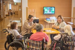 手話も身につく介護スタッフ（高齢者福祉施設）
