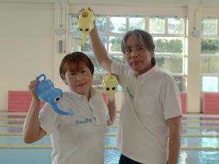 スイミングスクールのインストラクター