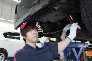 カーディーラーでの自動車整備士