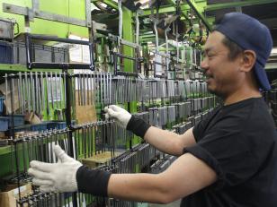 金属表面処理加工スタッフ
