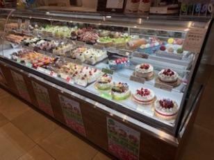 シャトレーゼ酒田北店の接客スタッフ