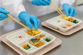 給食調理スタッフ