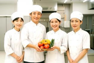 社員食堂の調理スタッフ