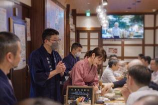 日本酒メインの居酒屋のホールスタッフ