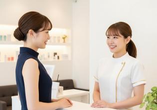 ホワイトニングサロンの受付スタッフ