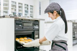 パンの製造・レジスタッフ