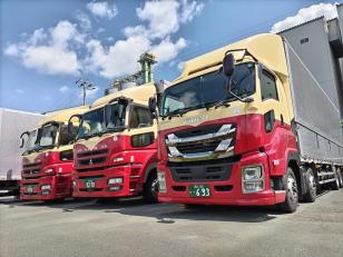 大型トラックの運転手