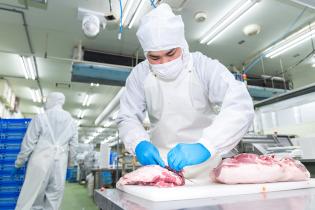 食肉製造加工スタッフ