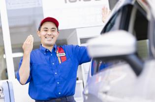 平日限定ガソリンスタンドstaff