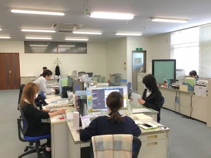 広告の提案営業スタッフ／内勤