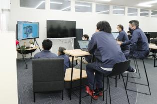 お洒落な工場＆解放感のある社内で各部署との風通しバツグン◎