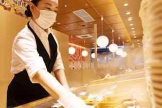 バイキング形式で接客少なめ　串揚げ専門店の店舗staff