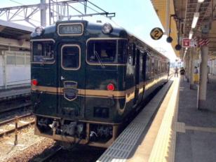 観光列車『べるもんた』でお寿司の配膳やレジ・接客