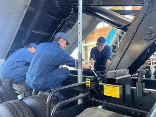 特殊車両メインの自動車整備士