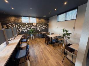 KENTOUCHU COFFEEは、ただのカフェではありません。 「考える時間」を大切にする、ちょっと変わった場所です。 そんな空間を一緒につくってくれる仲間を、心からお待ちしています。