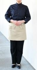 制服は動きやすいパンツスタイルです♪