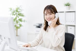 電話でのイベントご案内スタッフ