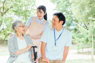 複合型介護施設での介護スタッフ
