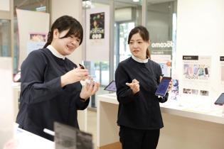 社員の平均年齢は37.5歳(2024年度実績)