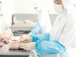食肉加工の工場スタッフ