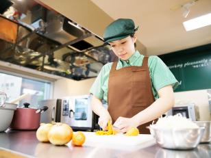 食堂のスタッフ