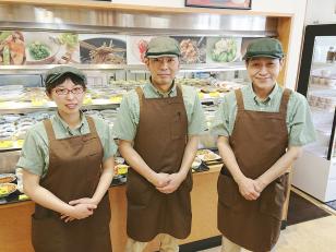 外食チェーン店での接客・調理・店舗管理