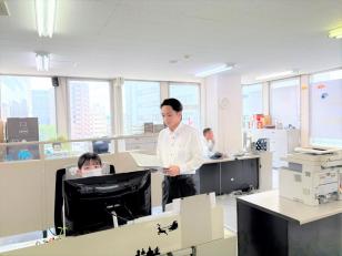 店内は明るく綺麗な環境が整えられています。