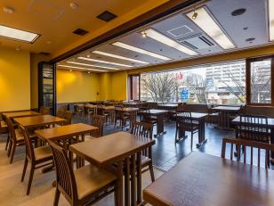 ホテルレストランの朝食ホールスタッフ