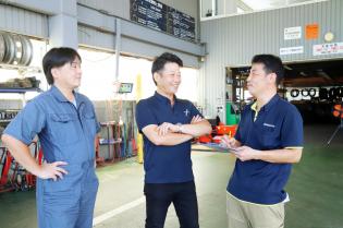 スタッフ同士の距離が近く、質問しやすい環境です。