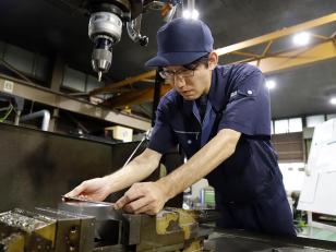 プラスチック成型用金型や製品の設計