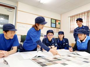 壁紙メーカーの技術開発職