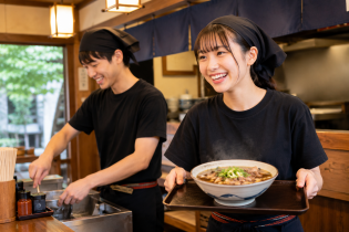 飲食店スタッフ（ホール・キッチン補助）