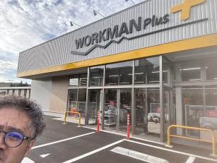 ワークマンプラスの店舗スタッフ