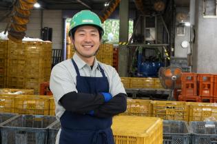 ゴミの種類ごとへの選別スタッフ