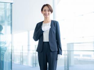 セレモニーホールでのお客様案内係