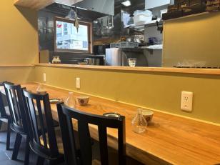 和食居酒屋のホールスタッフ