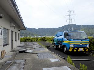 し尿汲み取りおよび浄化槽清掃の作業助手