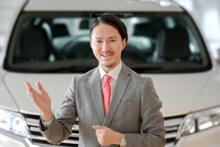 SUV専門中古車販売店フロント営業