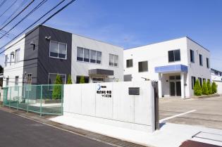 敷地は約2,500坪 内守谷工業団地内でも45年以上の老舗企業です！ ★マイカー通勤OK！駐車場完備＆ガソリン代は別途支給◎