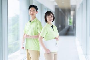 老人介護施設での介護職員
