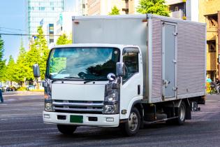 小型(2t)トラックルートドライバー